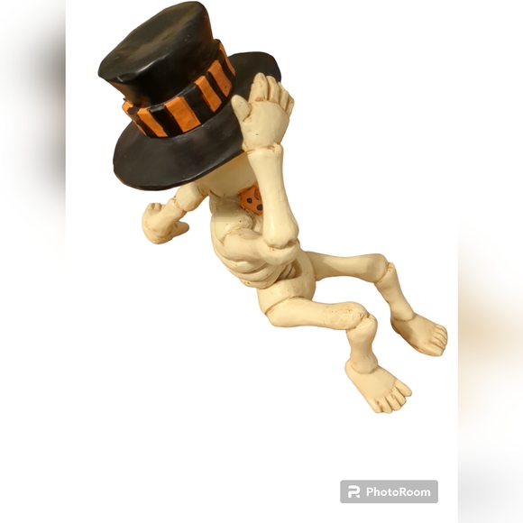 Halloween skeleton decor with bowtie and top hat - Picture 4 of 4